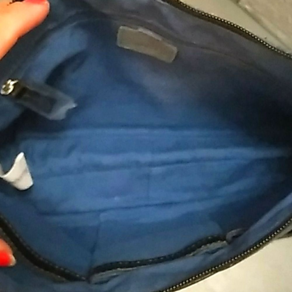 Liz Claiborne Blue/Black Leather Bag. NWT - Picture 6 of 12